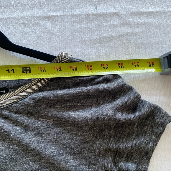 Generation Love Beaded T-Shirt Size S Gray Open Back Detail Revolve Linen Blouse - Picture 6 of 7